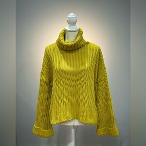 Chartreuse 525 Wide Fit Chunky Sweater Size M EUC